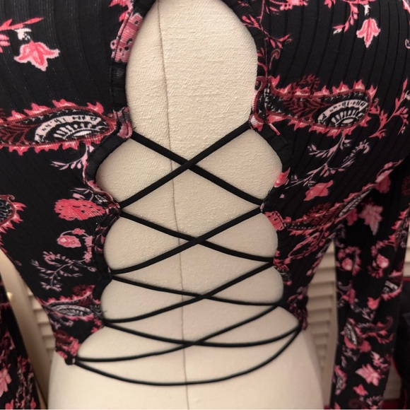 💗RILEY+JAMES TOP💗 - Picture 2 of 6